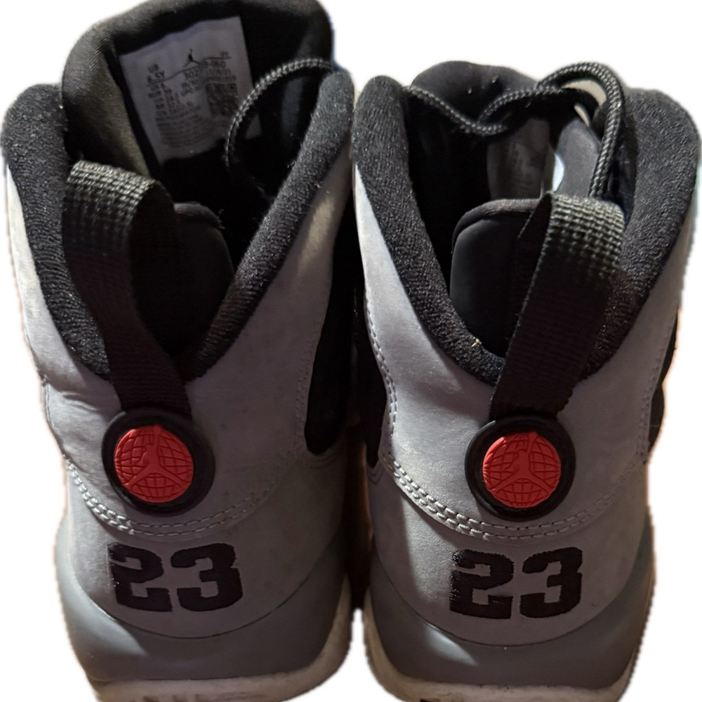 Jordan Men's Black and Gray Athletic Shoes - Picture 4 of 5